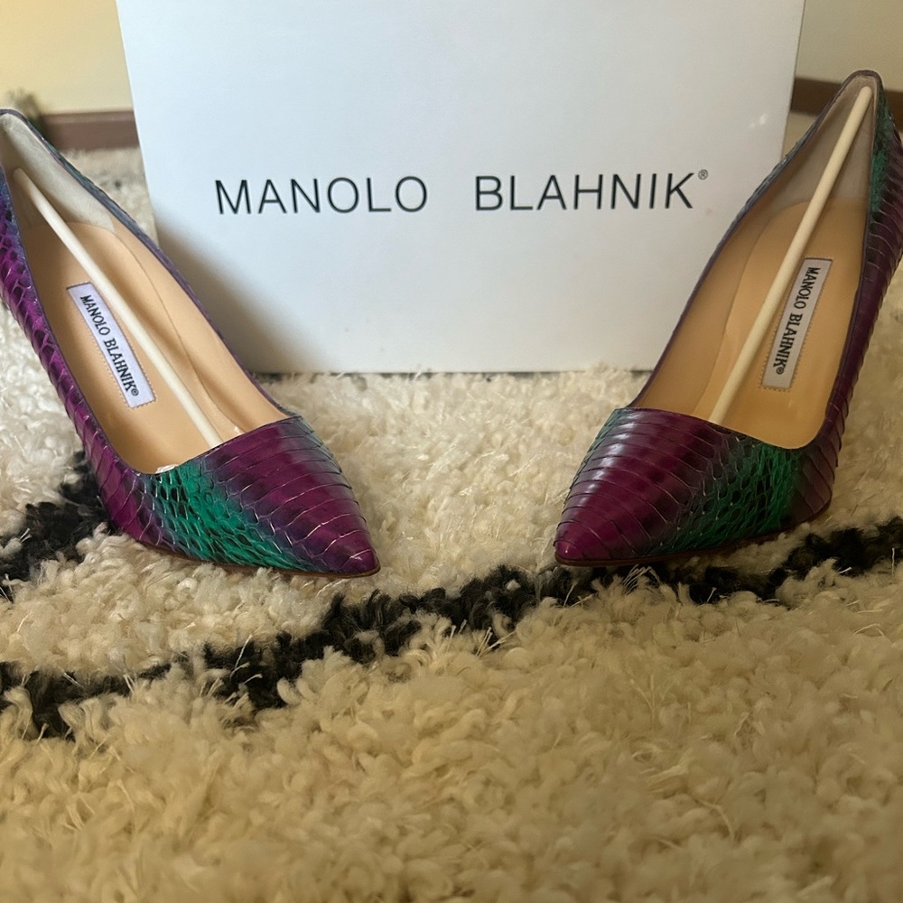 NEW WITH BOX MANOLO BLAHNIK Pumps